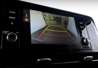 Подержанный автомобиль Kia Carnival 2022 года (29 фото)