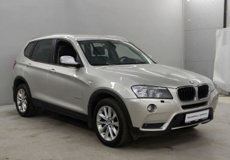 Подержанный автомобиль BMW X3 2011 года (3 фото)