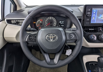 Подержанный автомобиль Toyota Corolla Sedan 2022 года (22 фото)