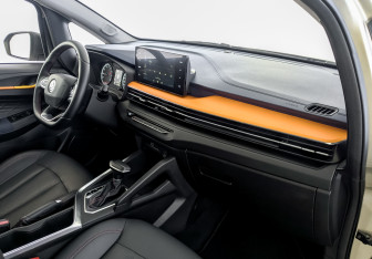 Подержанный автомобиль LIVAN X3Pro 2023 года (11 фото)