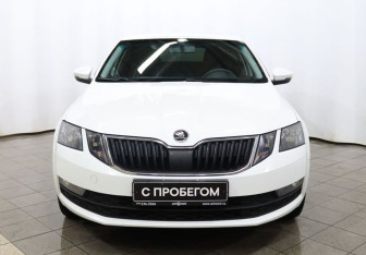 Подержанный автомобиль Skoda Octavia Liftback 2019 года (2 фото)