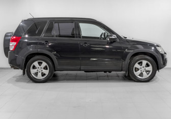 Подержанный автомобиль Suzuki Grand Vitara 2010 года (4 фото)