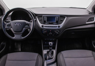 Подержанный автомобиль Hyundai Solaris Sedan 2017 года (13 фото)