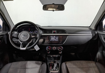 Подержанный автомобиль Kia Rio Hatchback 2019 года (13 фото)