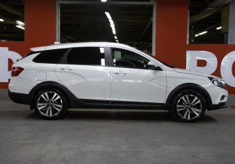 Подержанный автомобиль LADA (ВАЗ) Vesta Wagon 2019 года (4 фото)
