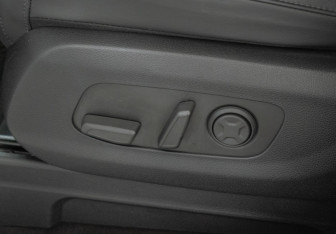 Подержанный автомобиль Kia Carnival 2022 года (15 фото)