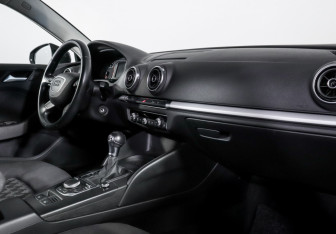 Подержанный автомобиль Audi A3 Hatchback 2014 года (9 фото)