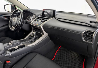 Подержанный автомобиль Lexus NX 2020 года (11 фото)