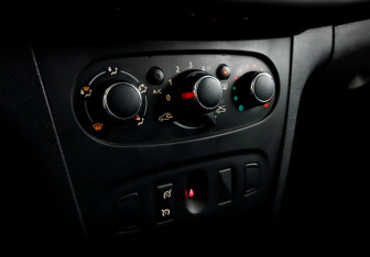 Подержанный автомобиль Renault Sandero 2018 года (26 фото)