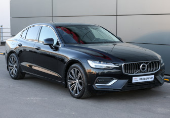 Подержанный автомобиль Volvo S60 2019 года (3 фото)