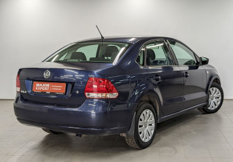 Подержанный автомобиль Volkswagen Polo Sedan 2014 года (5 фото)