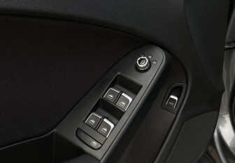 Подержанный автомобиль Audi A4 Sedan 2013 года (17 фото)