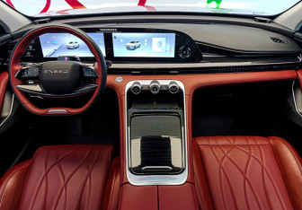 Подержанный автомобиль Exeed RX 2023 года (11 фото)