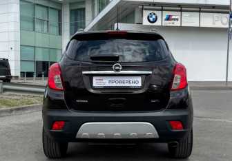 Подержанный автомобиль Opel Mokka 2014 года (6 фото)