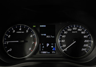 Подержанный автомобиль Mitsubishi Outlander 2019 года (11 фото)