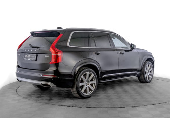 Подержанный автомобиль Volvo XC90 2015 года (5 фото)