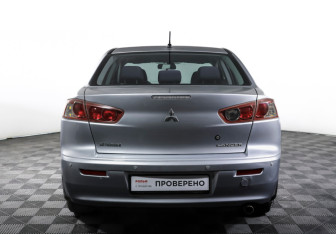 Подержанный автомобиль Mitsubishi Lancer Sedan 2008 года (6 фото)