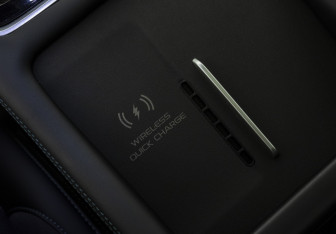 Подержанный автомобиль Geely Monjaro 2025 года (18 фото)