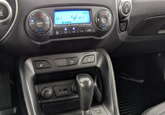 Подержанный автомобиль Hyundai ix35 2012 года (21 фото)