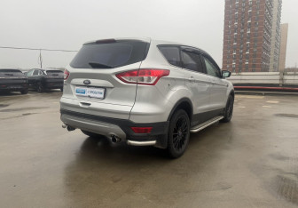 Подержанный автомобиль Ford Kuga 2014 года (4 фото)