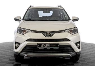 Подержанный автомобиль Toyota RAV4 2017 года (2 фото)