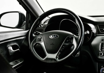 Подержанный автомобиль Kia Rio Hatchback 2016 года (10 фото)