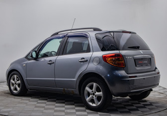 Подержанный автомобиль Suzuki SX4 Hatchback 2008 года (3 фото)