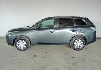 Подержанный автомобиль Mitsubishi Outlander 2014 года (4 фото)