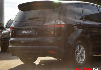 Подержанный автомобиль Ford S-MAX 2006 года (14 фото)