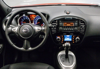 Подержанный автомобиль Nissan Juke 2014 года (8 фото)