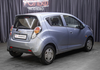 Подержанный автомобиль Chevrolet Spark 2011 года (5 фото)