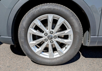 Подержанный автомобиль Audi Q3 2020 года (17 фото)