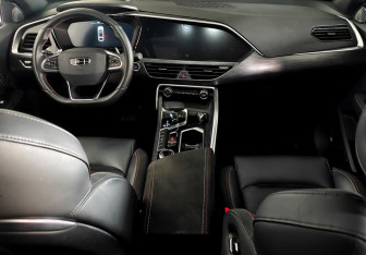Подержанный автомобиль Geely Tugella 2023 года (9 фото)