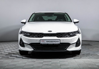 Подержанный автомобиль Kia K5 2021 года (2 фото)