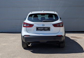 Подержанный автомобиль Nissan Qashqai 2021 года (23 фото)