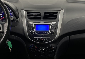 Подержанный автомобиль Hyundai Solaris Sedan 2014 года (11 фото)