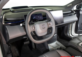 Подержанный автомобиль Zeekr X 2023 года (26 фото)