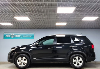 Подержанный автомобиль Kia Sorento 2017 года (8 фото)