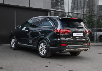 Подержанный автомобиль Kia Sorento 2019 года (6 фото)