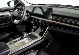 Подержанный автомобиль Exeed VX 2022 года (12 фото)