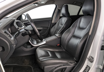 Подержанный автомобиль Volvo S60 2016 года (20 фото)