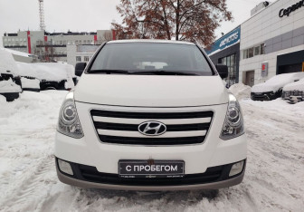 Подержанный автомобиль Hyundai H-1 2016 года (2 фото)