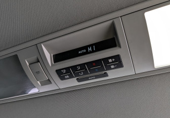 Подержанный автомобиль Volkswagen Multivan 2018 года (23 фото)