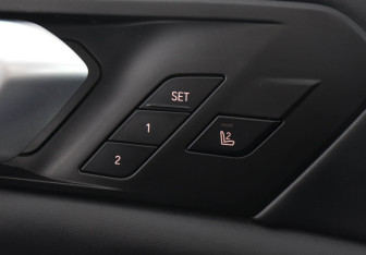 Подержанный автомобиль BMW X5 M 2021 года (20 фото)