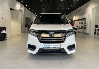 Подержанный автомобиль Honda Stepwgn 2019 года (2 фото)