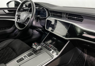 Подержанный автомобиль Audi A7 2023 года (9 фото)
