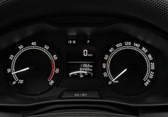Подержанный автомобиль Skoda Rapid Liftback 2022 года (16 фото)