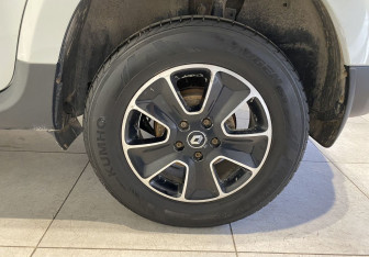 Подержанный автомобиль Renault Duster 2016 года (12 фото)