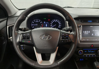 Подержанный автомобиль Hyundai Creta 2017 года (14 фото)