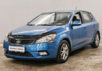 Подержанный автомобиль Kia Ceed Hatchback 2011 года (1 фото)